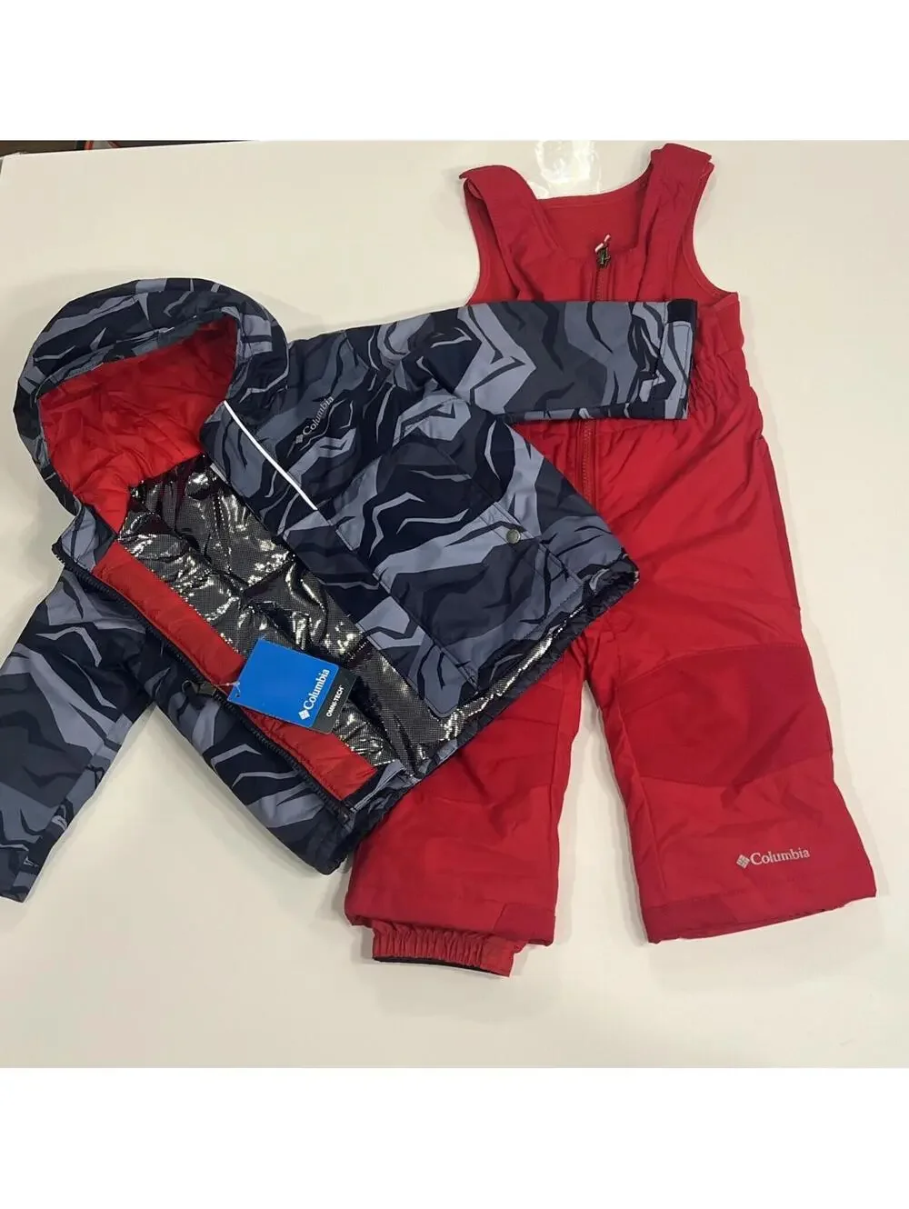 NWT Columbia WATERPROOF BUGA SNOW SET BLACK JACKET RED BIBS Pant 18-24 Mon